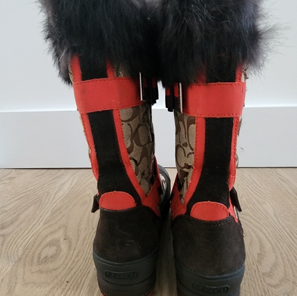 Coach Winer Snow Boots Size. 7.5 - Picture 3 of 6